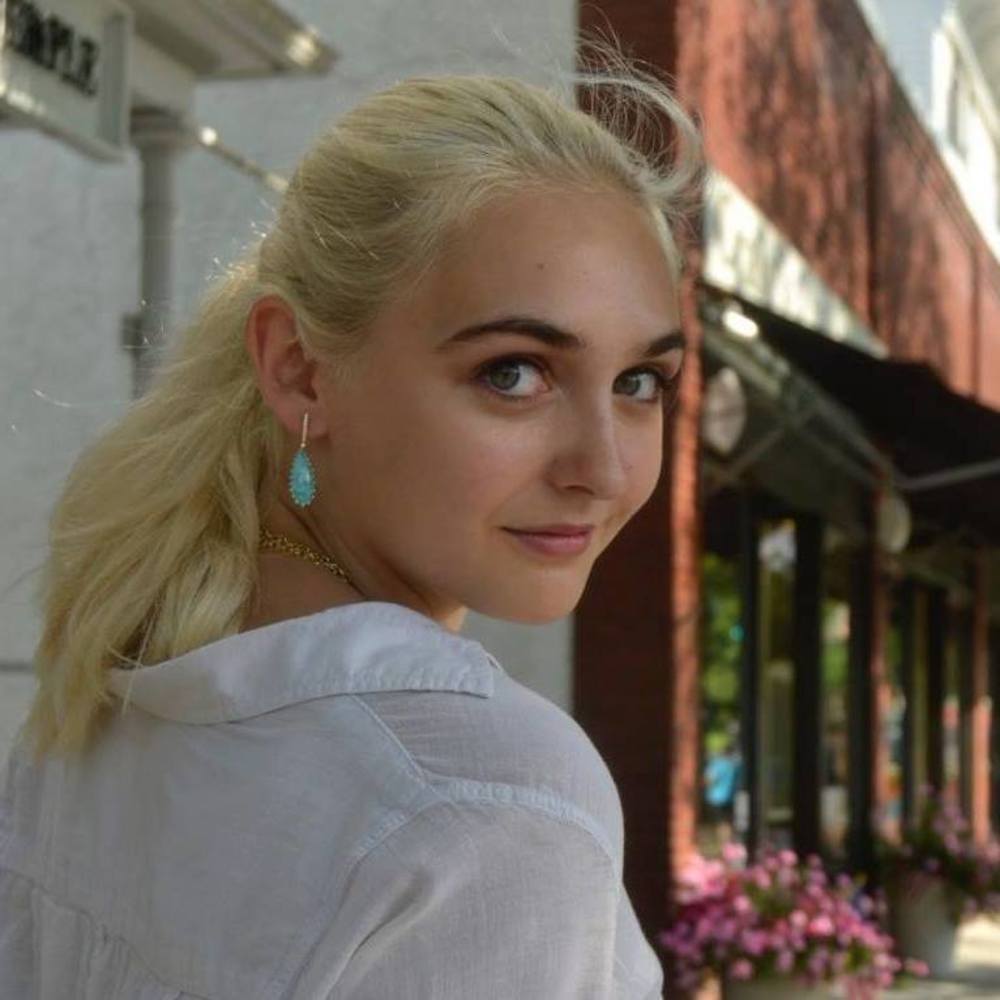 Meet your Posher, Elise